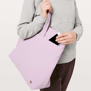 Amazing tote from lululemon